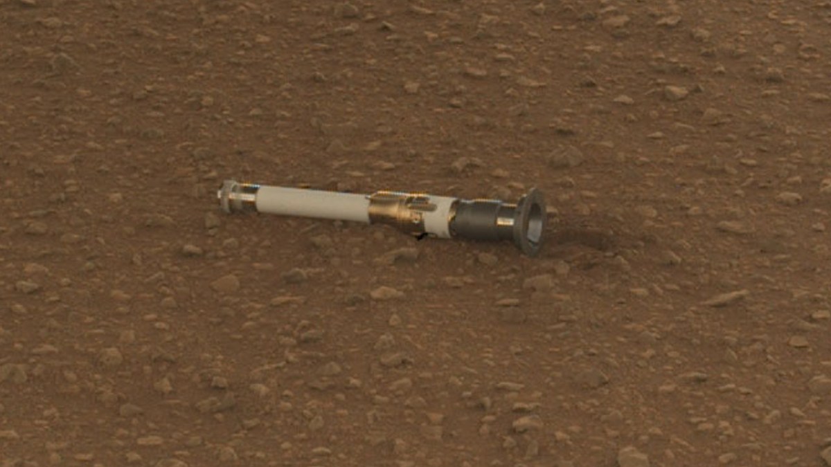 Tube en titane, contenant un échantillon de Mars, relâché par le rover Perseverance. // Source : Nasa Tube en titane, contenant un échantillon de Mars, relâché par le rover Perseverance. // Source : Nasa