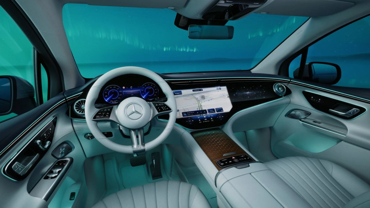 Habitacle de la Mercedes EQE SUV // Source : Mercedes