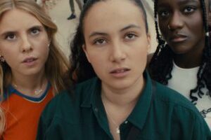 Le trio d'actrices de Reusss est épatant // Source : France TV Slash Le trio d'actrices de Reusss est épatant // Source : France TV Slash