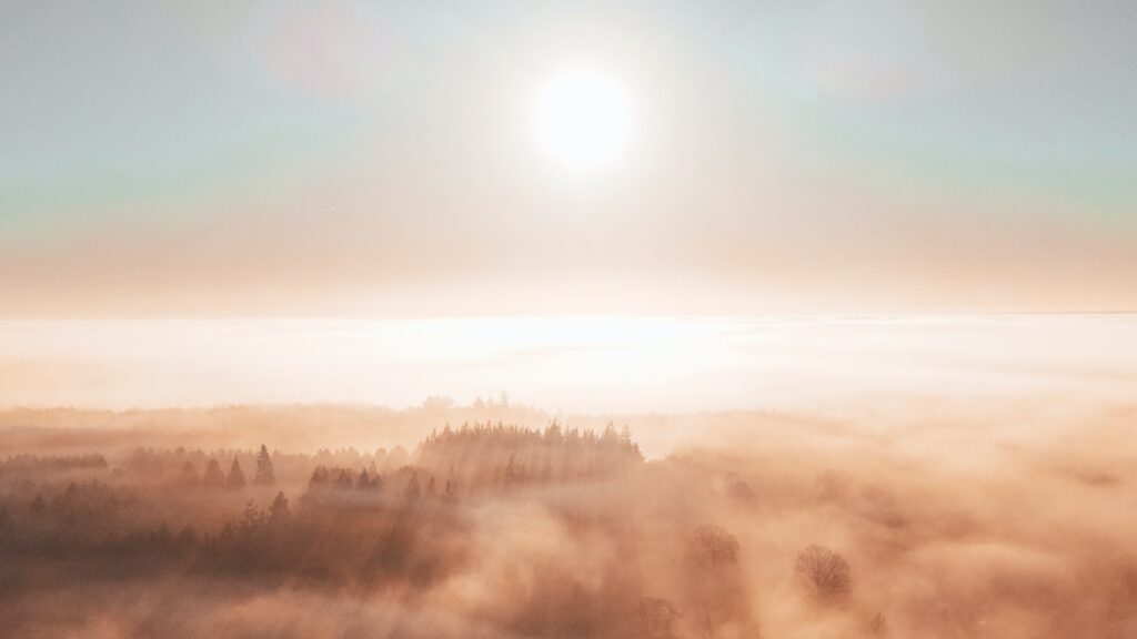 La géoingénierie solaire consiste à rejeter des particules dans la moyenne ou basse atmosphère pour refléter les rayons du Soleil. // Source : Pexels
