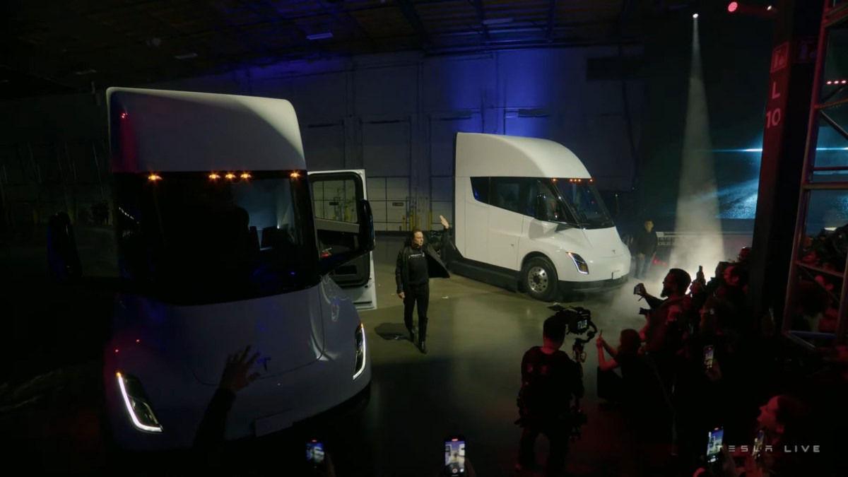Tesla Semi delivery event avec Elon musk // Source : Tesla Tesla Semi delivery event avec Elon musk // Source : Tesla