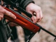 Un chasseur // Source : Sebastian Pociecha / Unsplash Un chasseur // Source : Sebastian Pociecha / Unsplash