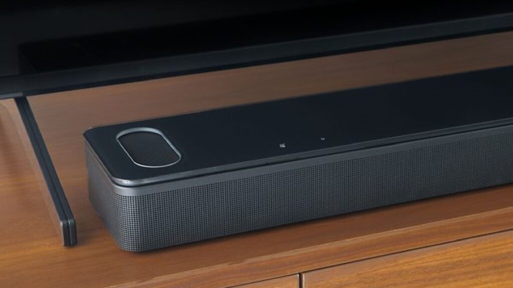 Les barres de son se placent facilement devant un téléviseur // Source : Bose Les barres de son se placent facilement devant un téléviseur // Source : Bose