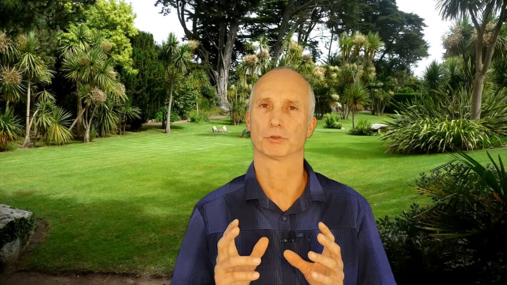 Eric Gandon vantait les mérites du jeûne dans ses vidéos // Source : YouTube Eric Gandon vantait les mérites du jeûne dans ses vidéos // Source : YouTube