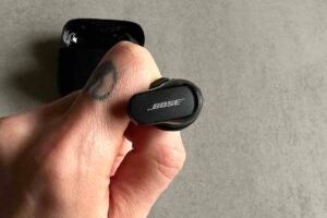 Écouteurs QuietComfort Earbuds II // Source : Maxime Claudel pour Numerama Écouteurs QuietComfort Earbuds II // Source : Maxime Claudel pour Numerama