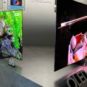 Deux téléviseurs OLED présentés par Samsung. // Source : Numerama Deux téléviseurs OLED présentés par Samsung. // Source : Numerama