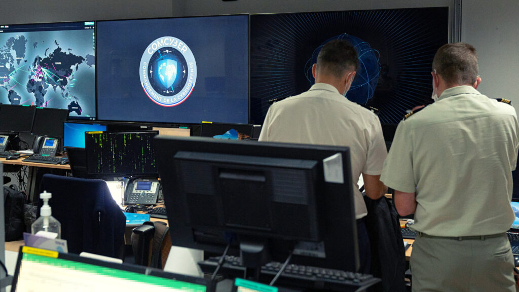 Le ComCyber compte 3 400 cyber-combattants français. // Source : Commandement de la cyberdéfense Le ComCyber compte 3 400 cyber-combattants français. // Source : Commandement de la cyberdéfense