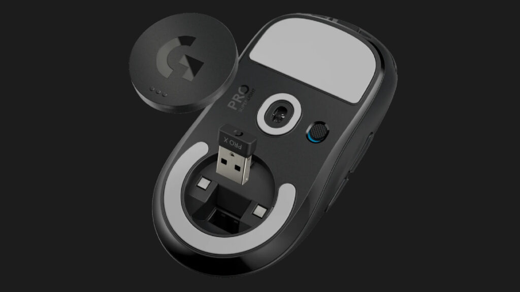 La Pro X Superlight de Logitech glisse particulièrement bien // Source : Numerama