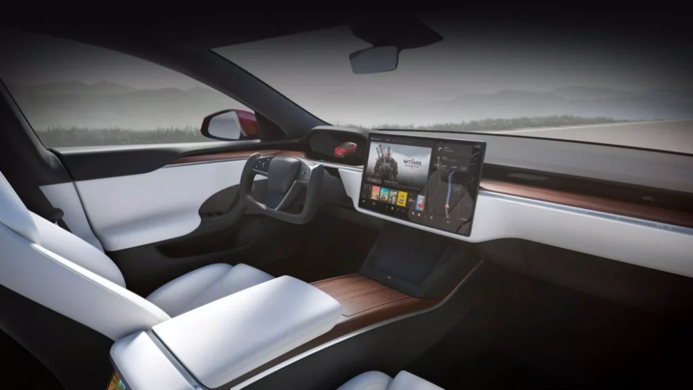 Le luxueux tableau de bord de la Tesla Model S Plaid 2022 // Source : Tesla Le luxueux tableau de bord de la Tesla Model S Plaid 2022 // Source : Tesla