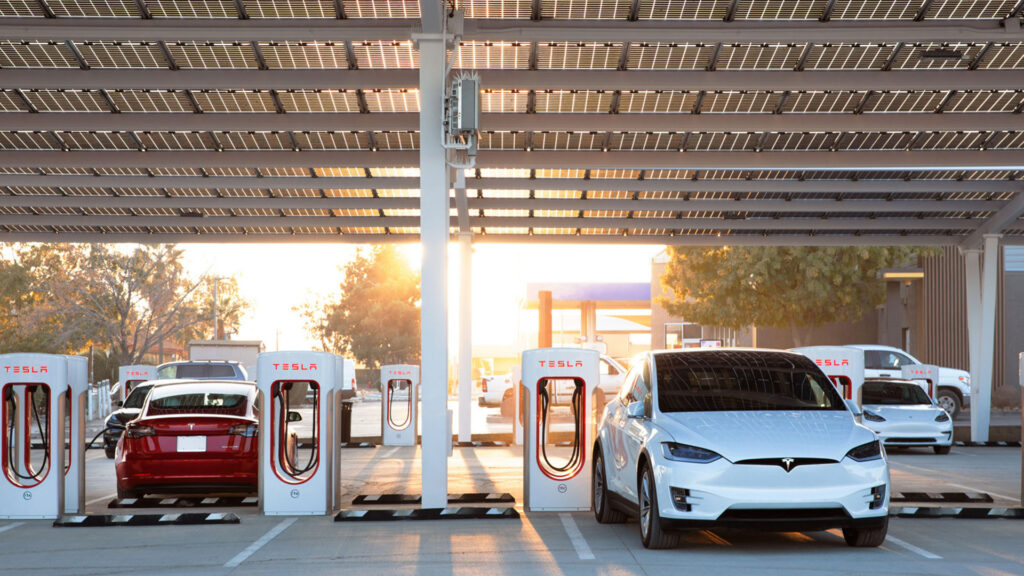 Tesla en supercharge // Source : Tesla Tesla en supercharge // Source : Tesla
