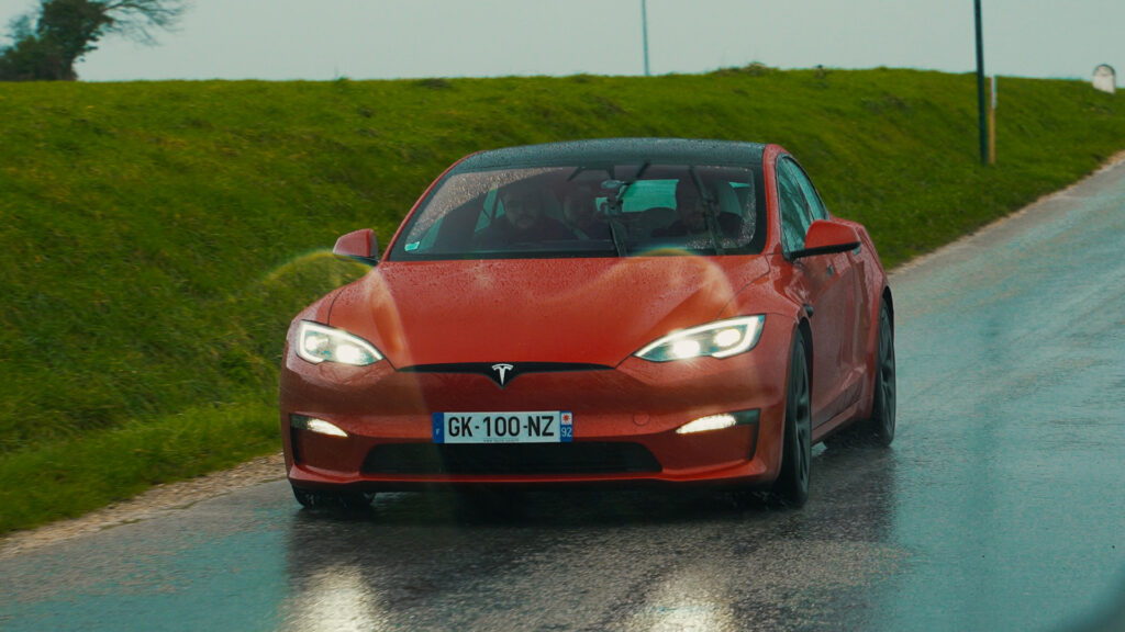 Tesla Model S Plaid // Source : Thomas Ancelle pour Numerama Tesla Model S Plaid // Source : Thomas Ancelle pour Numerama