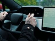 Le volant Yoke de la Tesla Model S Plaid // Source : Thomas Ancelle pour Numerama