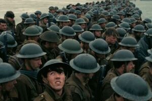 Des soldats dans Dunkerque // Source : Warner Bros. Entertainment Inc.