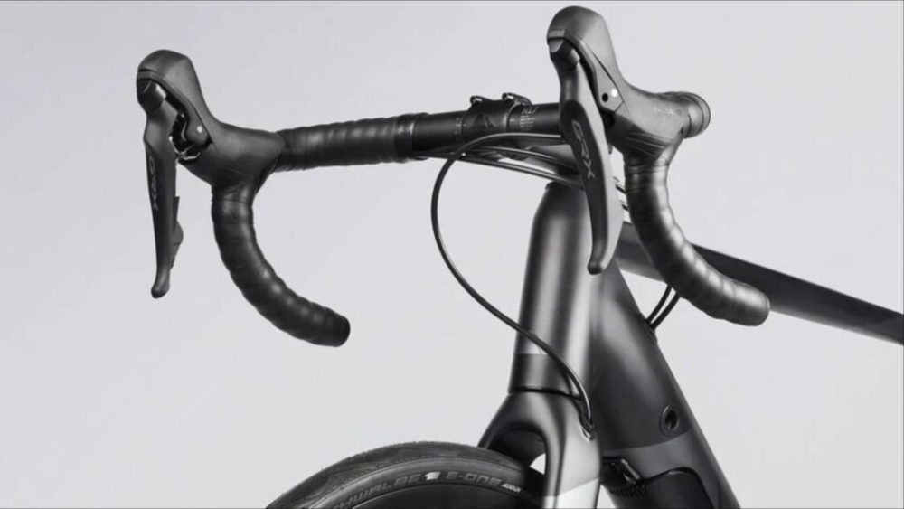 Le guidon du Canyon Endurac:ON est confortable // Source : Canyon