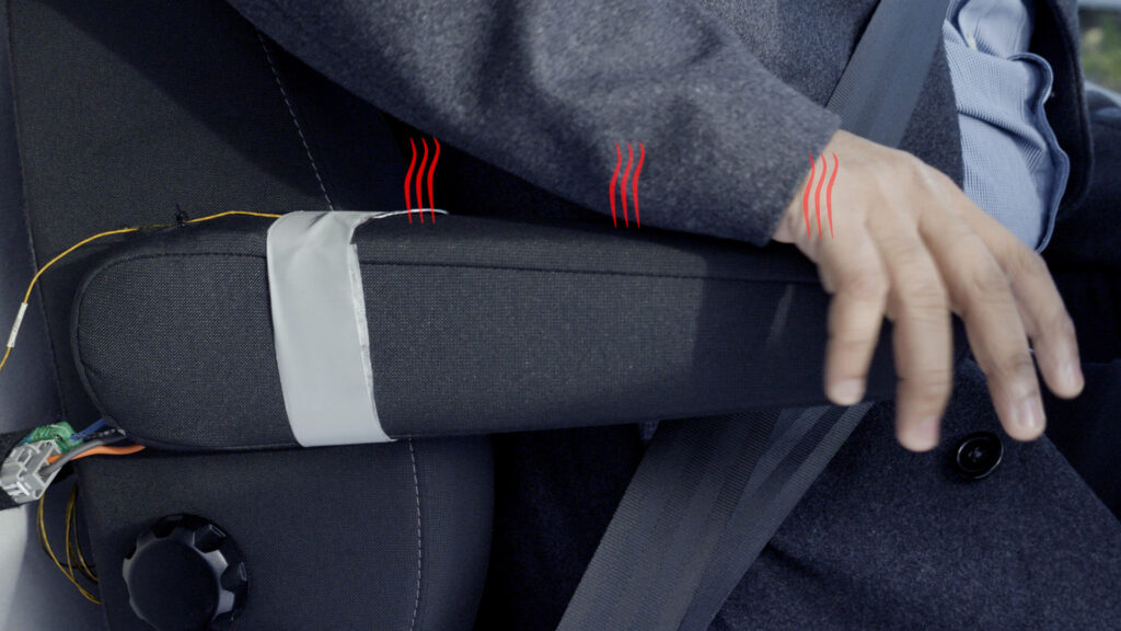 Accoudoir chauffant sur Ford e-transit // Source : Ford Accoudoir chauffant sur Ford e-transit // Source : Ford