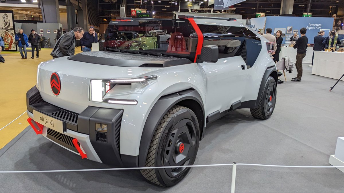Concept Citroën Oli avec son parebrise vertical // Source : Raphaelle Baut Concept Citroën Oli avec son parebrise vertical // Source : Raphaelle Baut