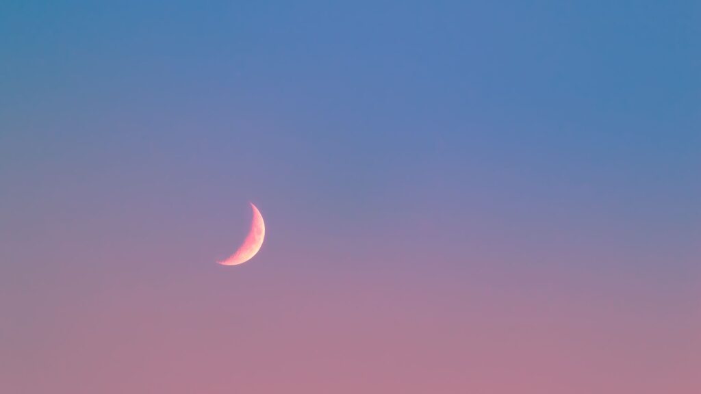 La Lune, en croissant. // Source : Canva La Lune, en croissant. // Source : Canva