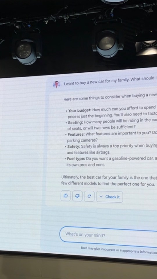 Prabhakar Raghavan, lors de la première démo publique de Google Bard, à Paris. // Source : Numerama