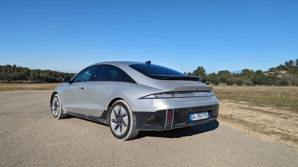 La ligne profilée de la Hyundai Ioniq 6 // Source : Raphaelle Baut pour Numerama
