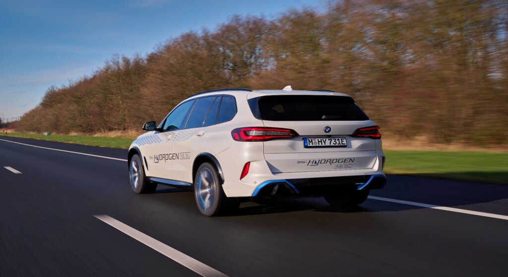 L'iX5 Hydrogen de BMW n'émet pas de CO2 // Source : BMW L'iX5 Hydrogen de BMW n'émet pas de CO2 // Source : BMW