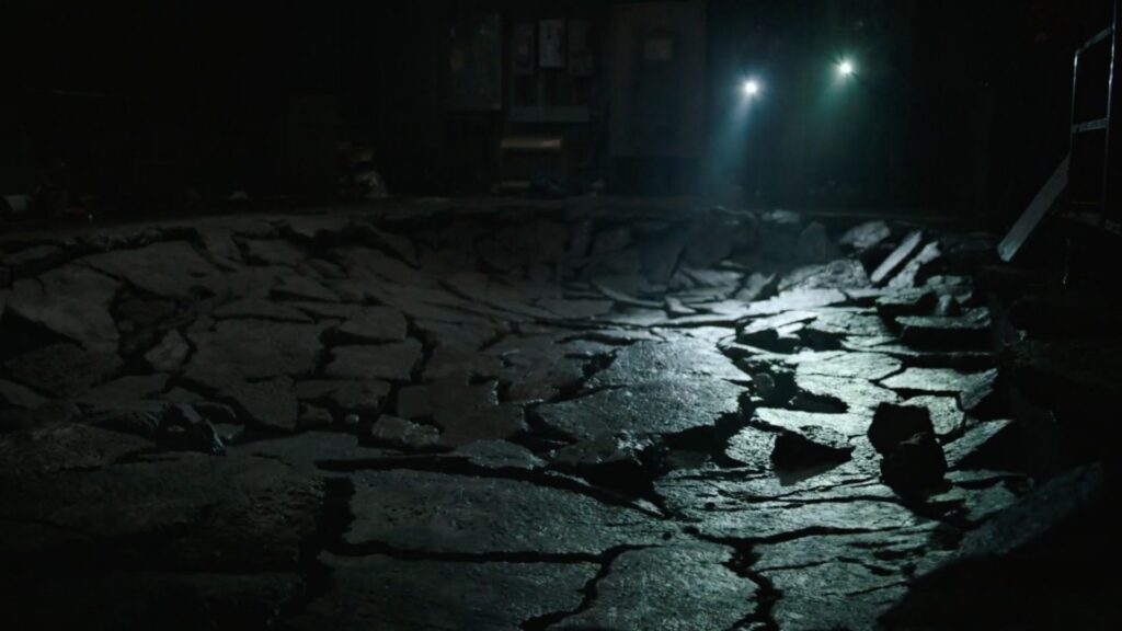 Le fameux sous-sol mystérieux de l'épisode 4 // Source : HBO Le fameux sous-sol mystérieux de l'épisode 4 // Source : HBO