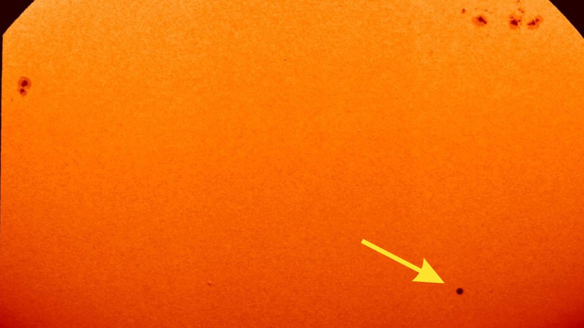 Mercure devant le Soleil. // Source : ESA & NASA/Solar Orbiter/PHI Team Mercure devant le Soleil. // Source : ESA & NASA/Solar Orbiter/PHI Team