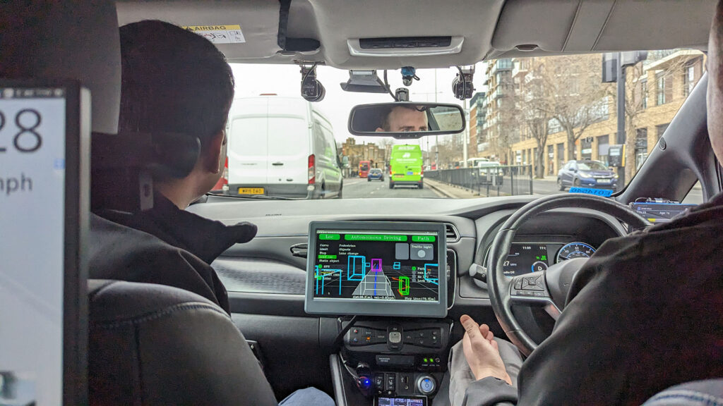 Ecran de l'opérateur dans la voiture autonome // Source : Raphaelle Baut Ecran de l'opérateur dans la voiture autonome // Source : Raphaelle Baut