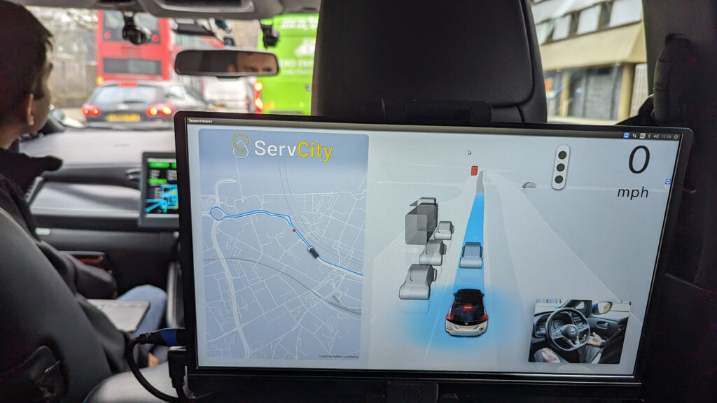L'écran du passage comme dans un robotaxi // Source : Raphaelle Baut L'écran du passage comme dans un robotaxi // Source : Raphaelle Baut