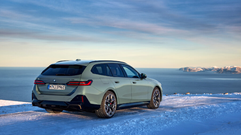BMW i5 Touring // Source : BMW BMW i5 Touring // Source : BMW
