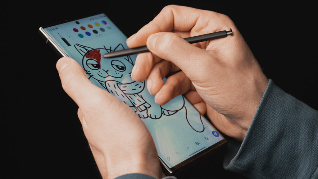 Ma petite cousin raffole de la fonction coloriage des smartphones Samsung. // Source : Thomas Ancelle / Numerama Ma petite cousin raffole de la fonction coloriage des smartphones Samsung. // Source : Thomas Ancelle / Numerama