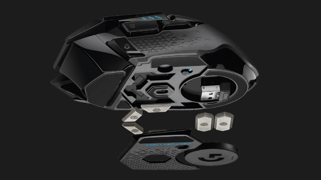 le poids et l'équilibre de votre souris RVB avec les six poids ajustables i // Source : Logitech le poids et l'équilibre de votre souris RVB avec les six poids ajustables i // Source : Logitech