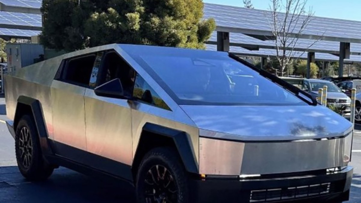 Le Megawiper est toujours présent sur Cybertruck // Source : Marc Delice sur Facebook Le Megawiper est toujours présent sur Cybertruck // Source : Marc Delice sur Facebook