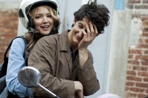 Virginie Efira et Pierre Niney dans 20 ans d'écart // Source : EuropaCorp Distribution