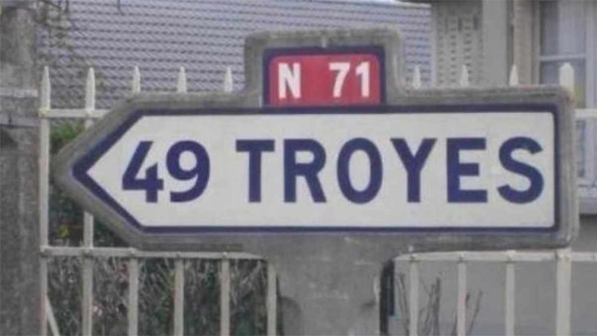 Un montage réalisé par la page Mèmes Décentralisés pour se moquer de l'usage du 49.3 par Élisabeth Borne // Source : Mèmes Décentralisés Un montage réalisé par la page Mèmes Décentralisés pour se moquer de l'usage du 49.3 par Élisabeth Borne // Source : Mèmes Décentralisés