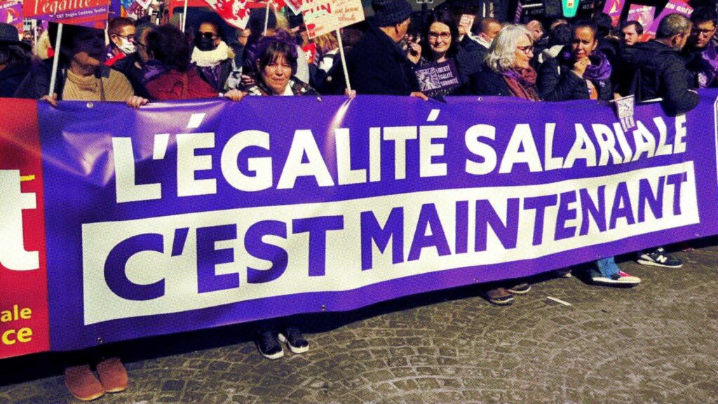 Des images de la grève féministe du 8 mars 2022 // Source : Journal L'Humanité / YouTube Des images de la grève féministe du 8 mars 2022 // Source : Journal L'Humanité / YouTube