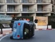 Accident de la Citroën Ami à Monaco // Source : @Archiehamiltonracing tiktok Accident de la Citroën Ami à Monaco // Source : @Archiehamiltonracing tiktok
