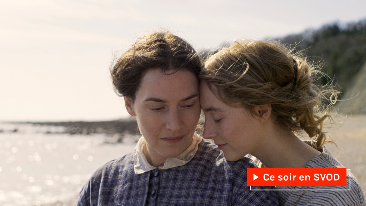 Kate Winslet et Saoirse Ronan dans la romance lesbienne Ammonite // Source : See Saw Films Kate Winslet et Saoirse Ronan dans la romance lesbienne Ammonite // Source : See Saw Films