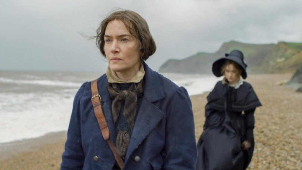 Kate Winslet et Saoirse Ronan dans la romance lesbienne Ammonite // Source : See Saw Films Kate Winslet et Saoirse Ronan dans la romance lesbienne Ammonite // Source : See Saw Films