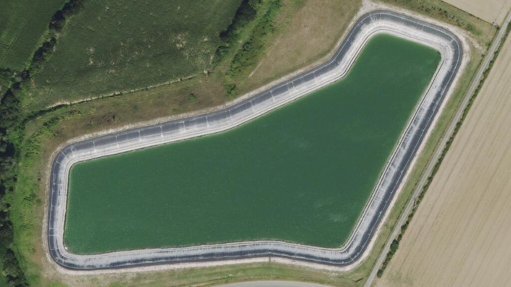 Bassin de Pouillac (image de 2021). // Source : Wikimédias Bassin de Pouillac (image de 2021). // Source : Wikimédias