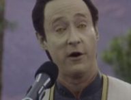 Data au micro // Source : Star Trek Data au micro // Source : Star Trek