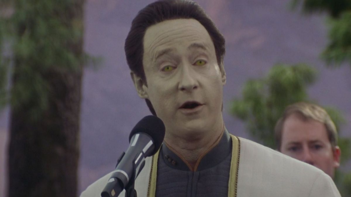Data au micro // Source : Star Trek Data au micro // Source : Star Trek