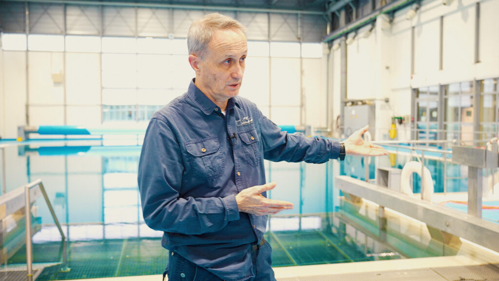 Hervé nous a présenté la piscine. // Source : Numerama Hervé nous a présenté la piscine. // Source : Numerama