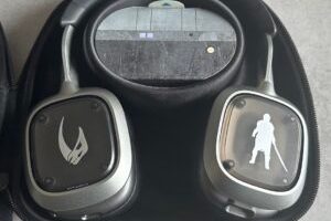 Casque gaming Logitech Astro A30 « The Mandalorian » // Source : Maxime Claudel pour Numerama Casque gaming Logitech Astro A30 « The Mandalorian » // Source : Maxime Claudel pour Numerama