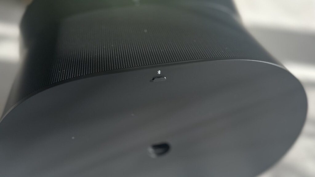 Le bouton Bluetooth de la Sonos Era 300 // Source : Maxime Claudel pour Numerama Le bouton Bluetooth de la Sonos Era 300 // Source : Maxime Claudel pour Numerama