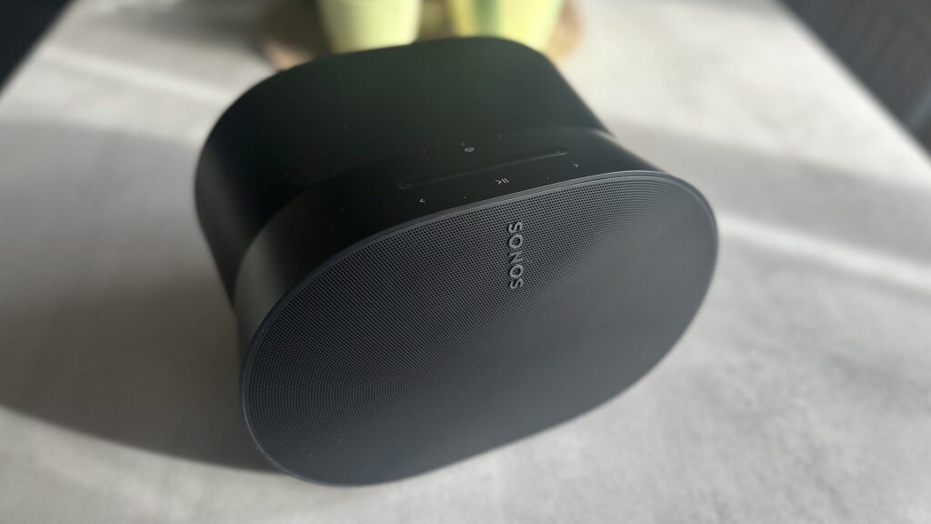 La Sonos Era 300 // Source : Maxime Claudel pour Numerama La Sonos Era 300 // Source : Maxime Claudel pour Numerama