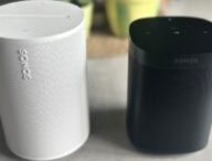 Sonos Era 100 et Sonos One // Source : Maxime Claudel pour Numerama