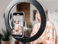Le texte cherche à encadrer les pratiques des influenceurs // Source : Canva