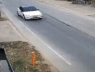 La course de la Tesla Model Y a été enregistrée par des caméras de surveillance // Source : YouTube La course de la Tesla Model Y a été enregistrée par des caméras de surveillance // Source : YouTube