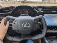 test du Volant Papillon Lexus // Source : Raphaelle Baut test du Volant Papillon Lexus // Source : Raphaelle Baut