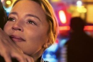 Virginie Efira dans Revoir Paris // Source : Dharamsala / Darius Films / Pathé / France 3 Cinéma